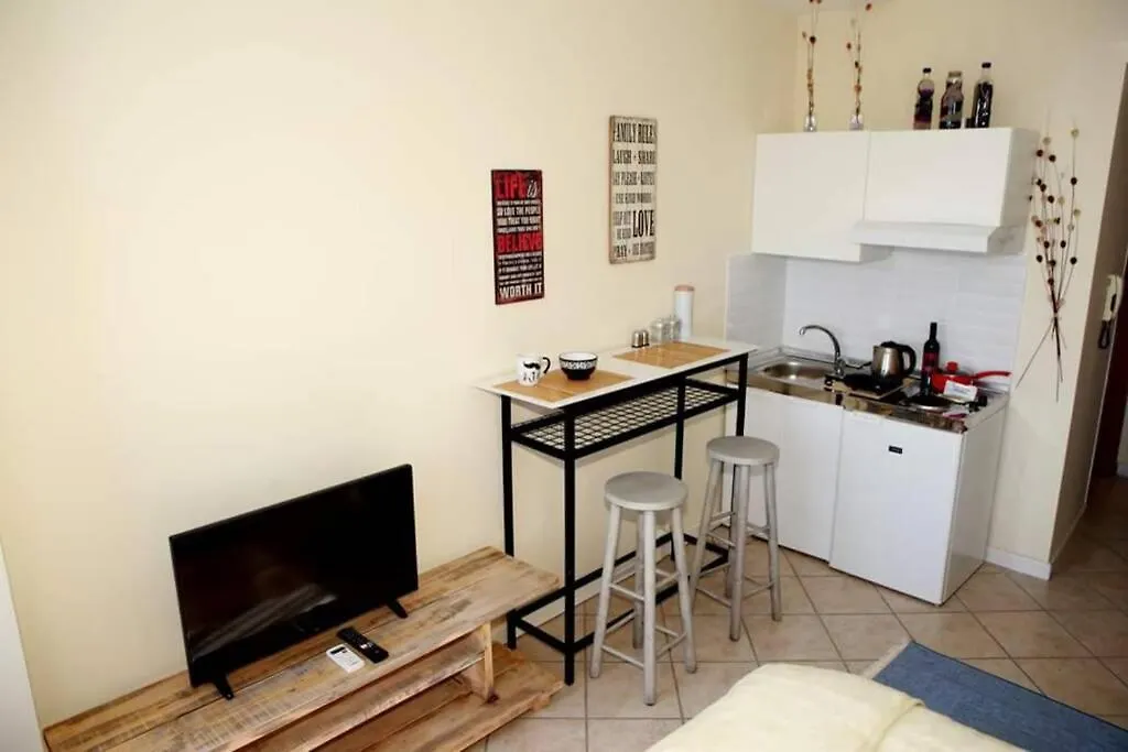 Ippokratis' Open View Studio Apartment Thessaloniki Greece